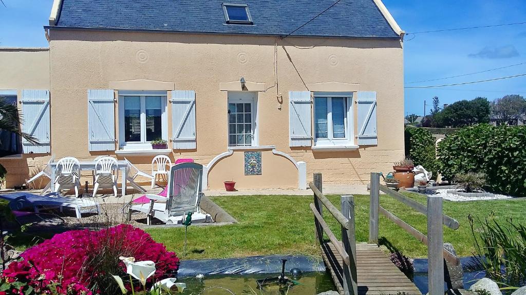 Maison de vacances Maison de 4 chambres a Cleder a 500 m de la plage avec jardin clos et wifi 2 kerfiat kerfiat, 29233 Cléder