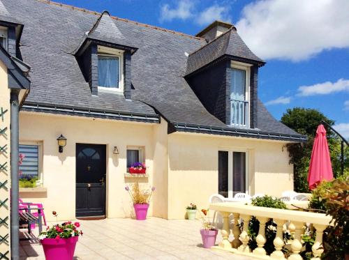 Maison de 4 chambres avec jardin clos et wifi a Tregomeur a 8 km de la plage Trégomeur france