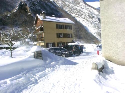 Maison de vacances Maison de 4 chambres avec jardin et wifi a Cauterets a 2 km des pistes 48 Conce Cauterets