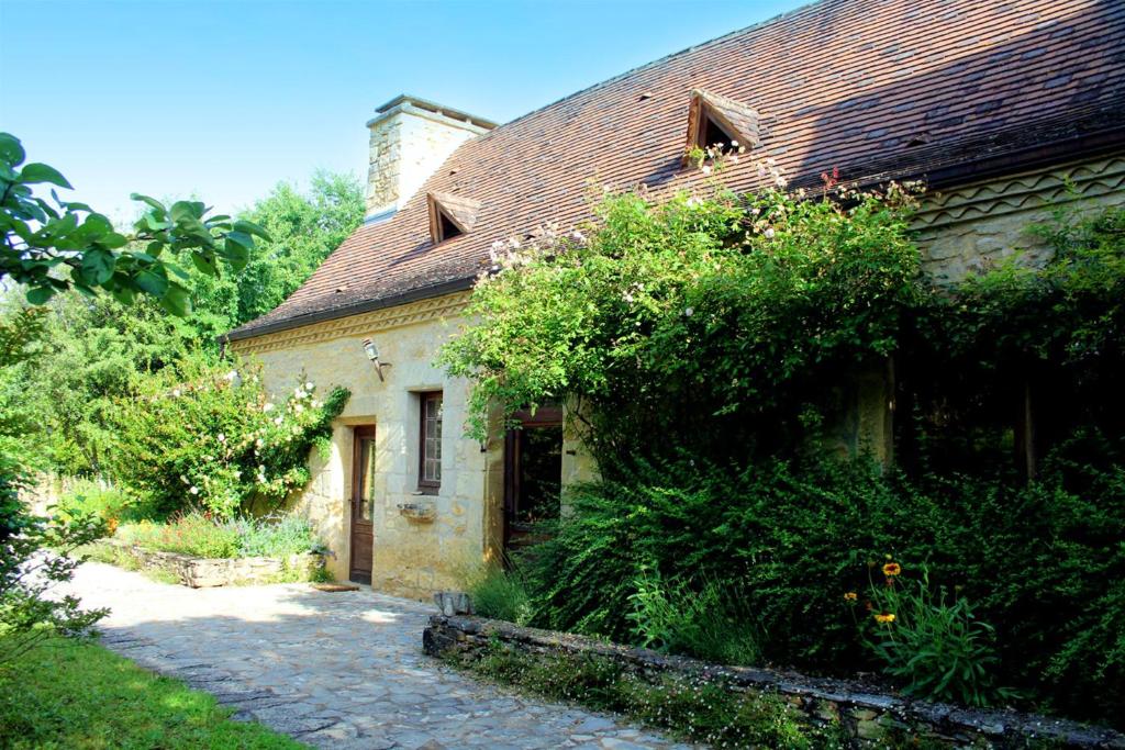 Maison de vacances Maison de 4 chambres avec piscine partagee et jardin amenage a Saint Cybranet Le Fraysse Dordogne, Nouvelle-Aquitaine, 24250 Saint-Cybranet