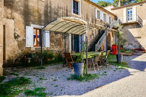 Maison de 4 chambres avec piscine partagee et wifi a Lagrasse Lagrasse france