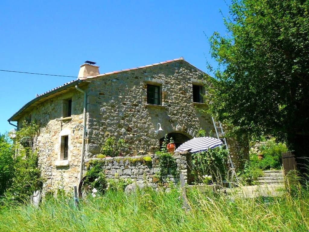 Maison de vacances Maison de 4 chambres avec terrasse amenagee et wifi a Vesc Le luc Latitude:44.514789, Longitude:5.170863, 26220 Vesc