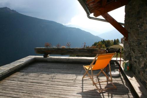 Maison de vacances Maison de 5 chambres avec jardin amenage et wifi a Seez a 7 km des pistes La Tête du Mont Auvergne-Rhône-Alpes, Savoie Séez