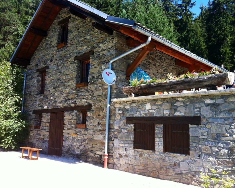 Maison de vacances Maison de 5 chambres avec jardin amenage et wifi a Seez a 7 km des pistes La Tête du Mont Auvergne-Rhône-Alpes, Savoie, 73700 Séez