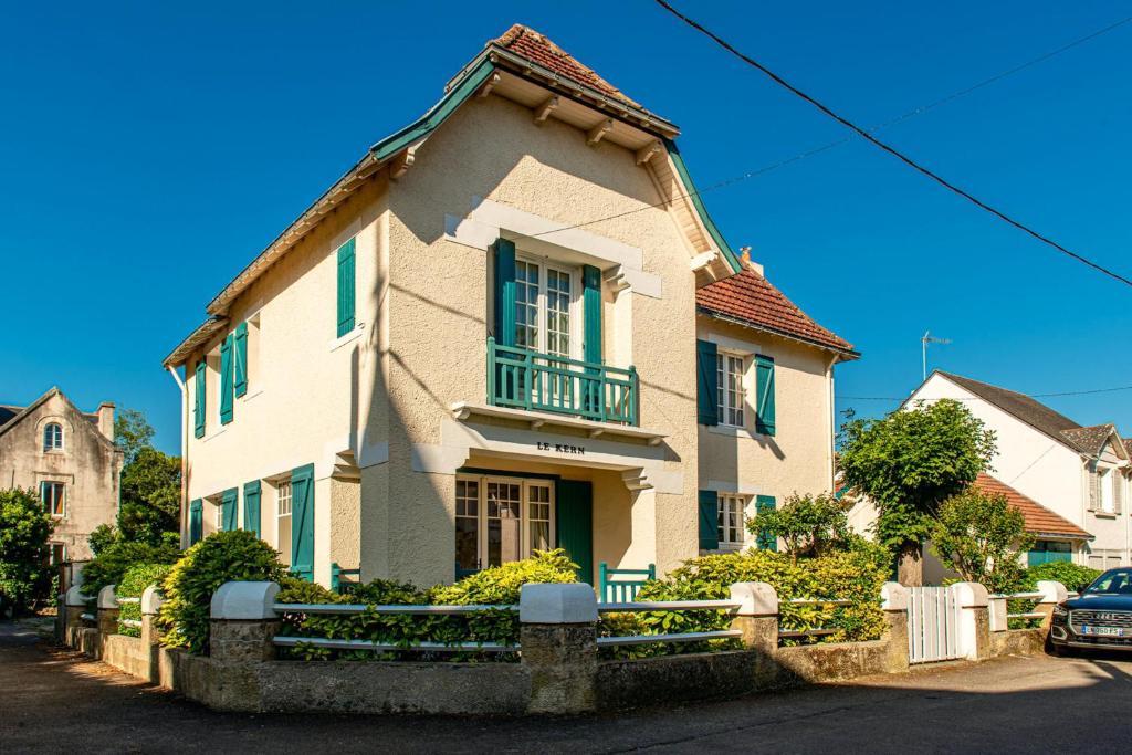 Maison de vacances Maison de 6 chambres a Le Pouliguen a 50 m de la plage avec jardin clos 4 Parc de Kursac Rue Jules Benoit, 44510 Le Pouliguen