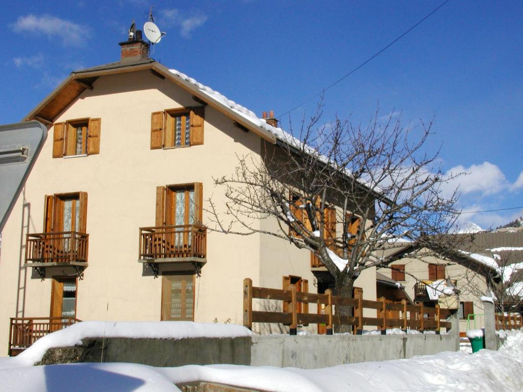 Maison de vacances Maison de 7 chambres avec jardin amenage a Villar Saint Pancrace 38 Rue du Mélezin Hautes-Alpes, Provence-Alpes-Côte d'Azur, 05100 Villar-Saint-Pancrace