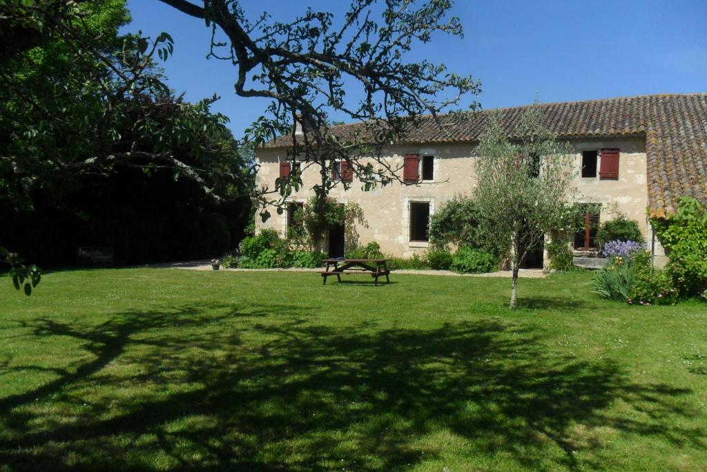 Maison d'hôtes Maison de Bastien Chateau de Pardaillan, 33240 Lugon et l’Ile du Carney