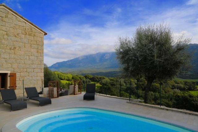 Villa Maison de campagne, deux chambres, vue sur les montagnes Route de Mola, 20100 Sartène