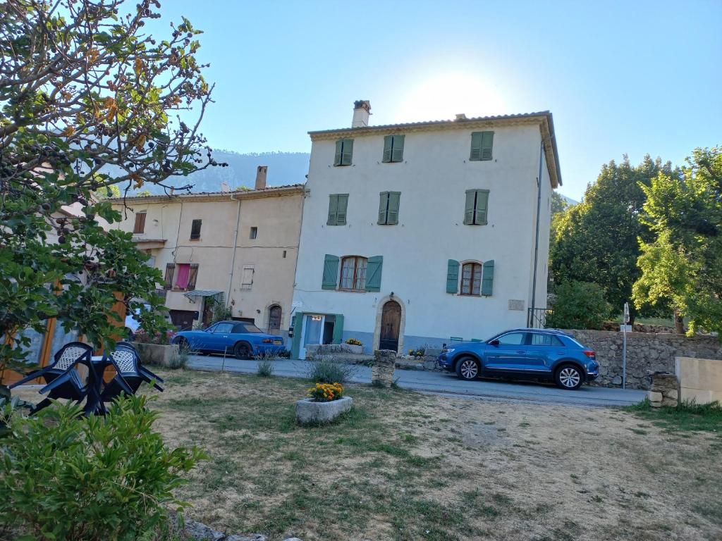 Séjour chez l'habitant Maison de caractère 92 Rue des Bailes, 83840 La Bastide