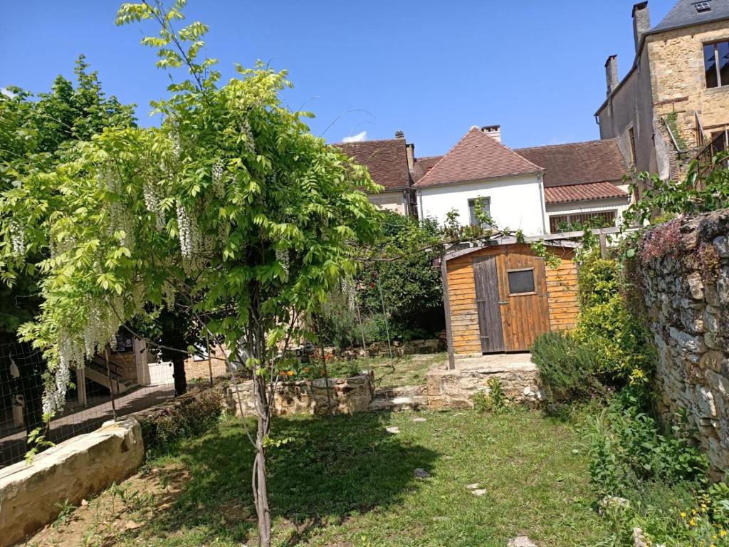 Maison de vacances Maison de caractère au cœur de la cité médiévale de Gourdon 14 Rue du Majou, 46300 Gourdon