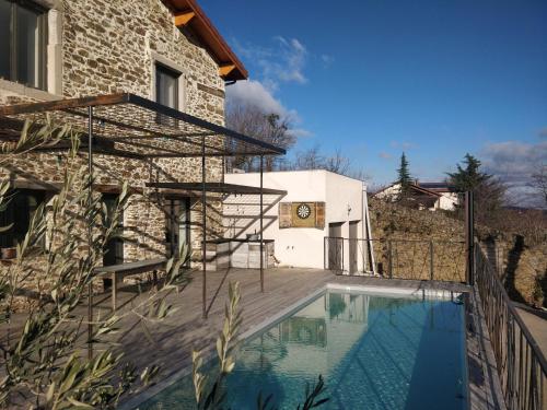 Maison de charme avec piscine chauffée Saint-Chamond france