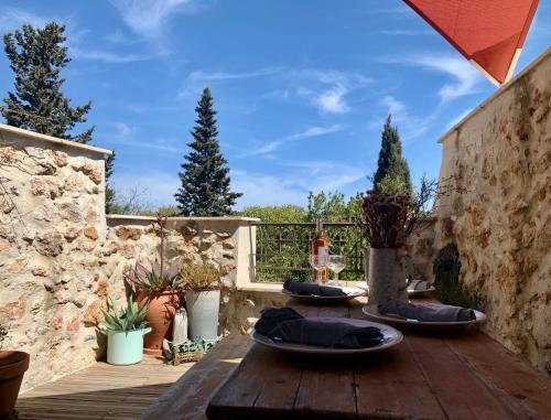 Maison de charme avec rooftop Treilles france