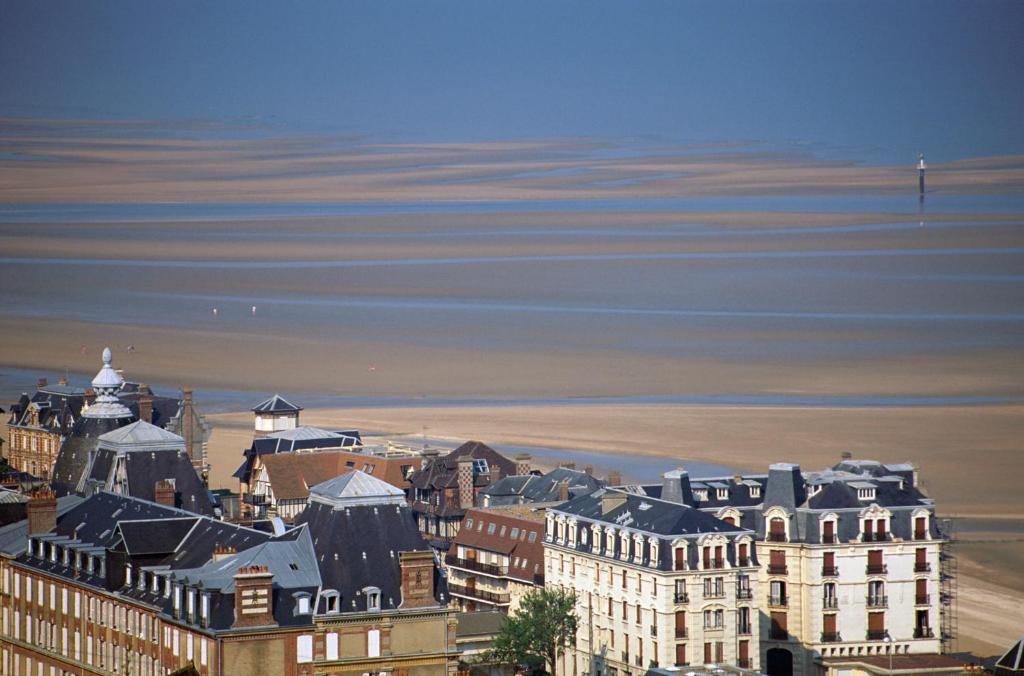 Maison de vacances Maison de charme avec vue mer 50 Impasse Henri Numa, 14360 Trouville-sur-Mer