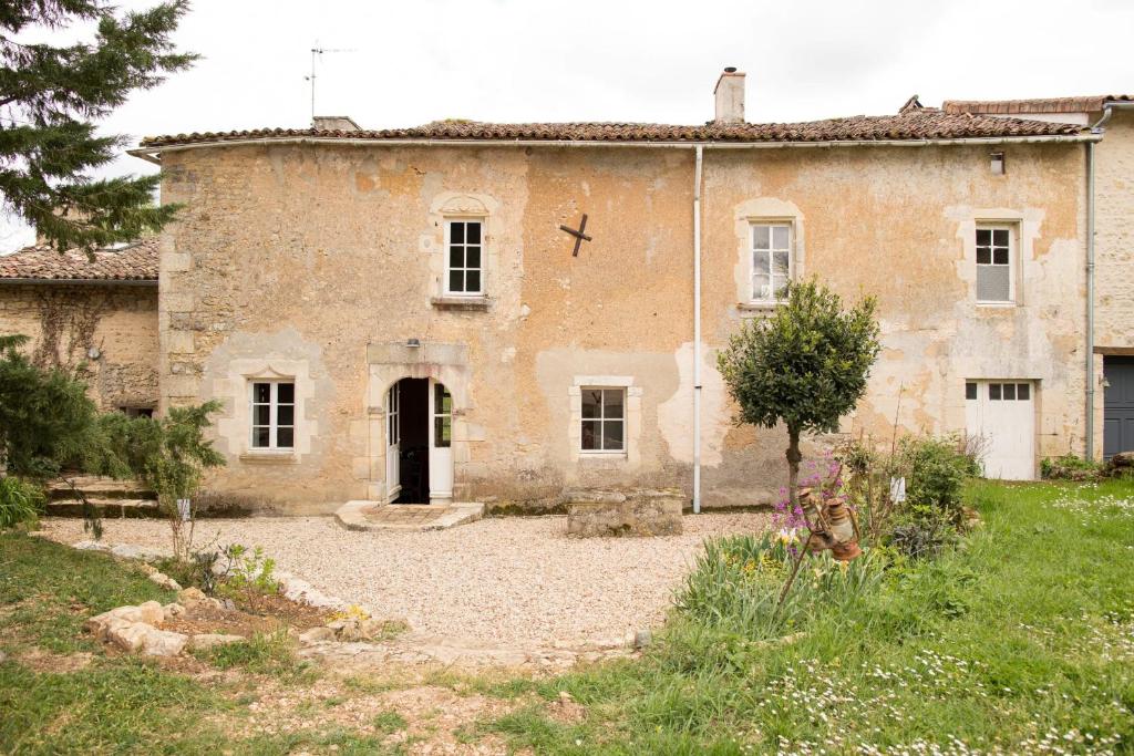 Maison de vacances Maison de Maitre ancien logis du XVIIe Ablet, Marnay, France, 86160 Marnay