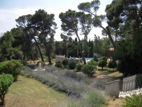 Maison de Maitre for 10 people in the heart of the vineyard Badens france