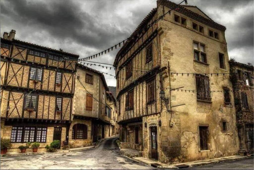 Maison de vacances MAISON DE NOSTRADAMUS*** OCCITANIE INSOLITE Place de la République, 11580 Alet-les-Bains