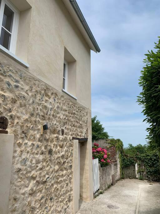 Maison de vacances Maison de pecheur 8 personnes vue mer village typique 30 Rue Daubigny, 14113 Villerville