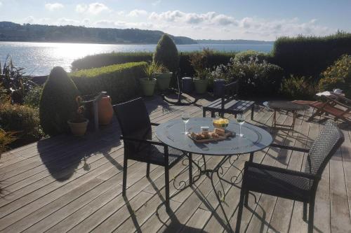 Maison de pêcheur rénovée - Couché de soleil en terrasse Plouézocʼh france