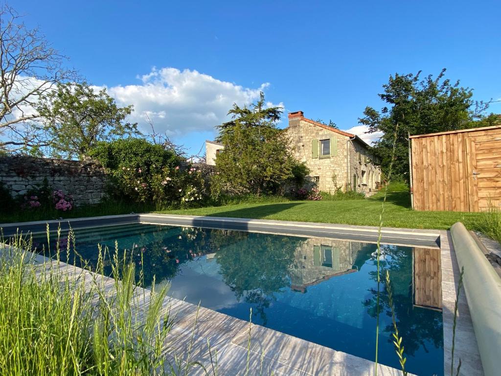 Villa Maison de rêve avec piscine au milieu des vignes 1 Rue de la Treille, 86120 Berrie