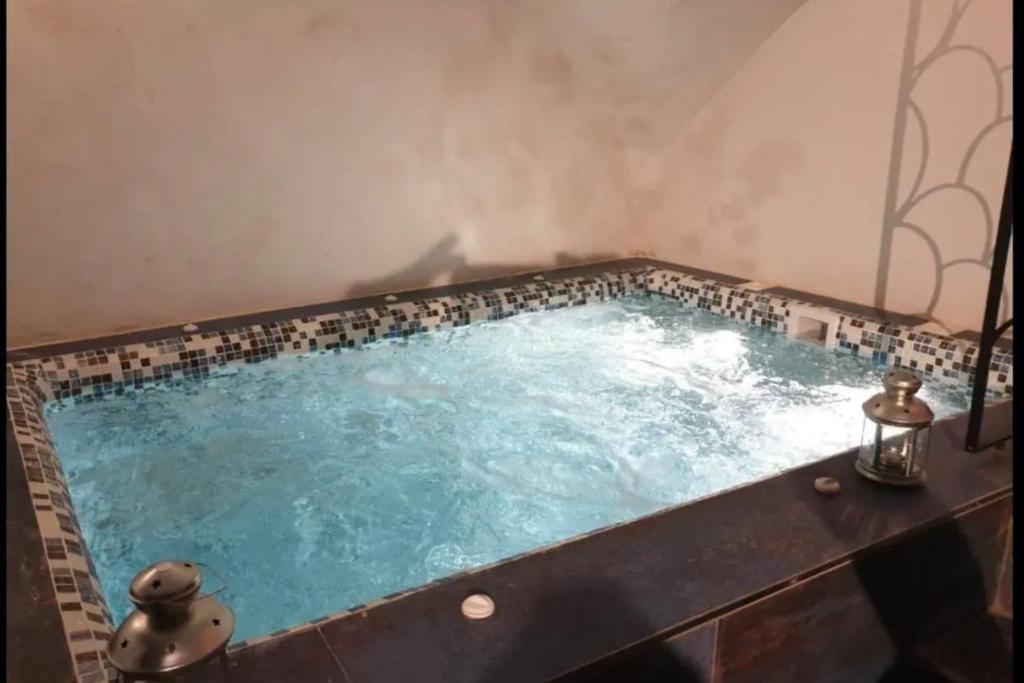 001 Villa Safranier with private jacuzzi 45 rue du Bas Castelet Villa Emy, 06600 Antibes