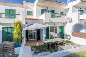 Maison de vacances #024 Bright House in Gale with Shared Pool Travessa Bússola, Urb. Monte das Sesmarias, 7 8200-401 Albufeira Algarve