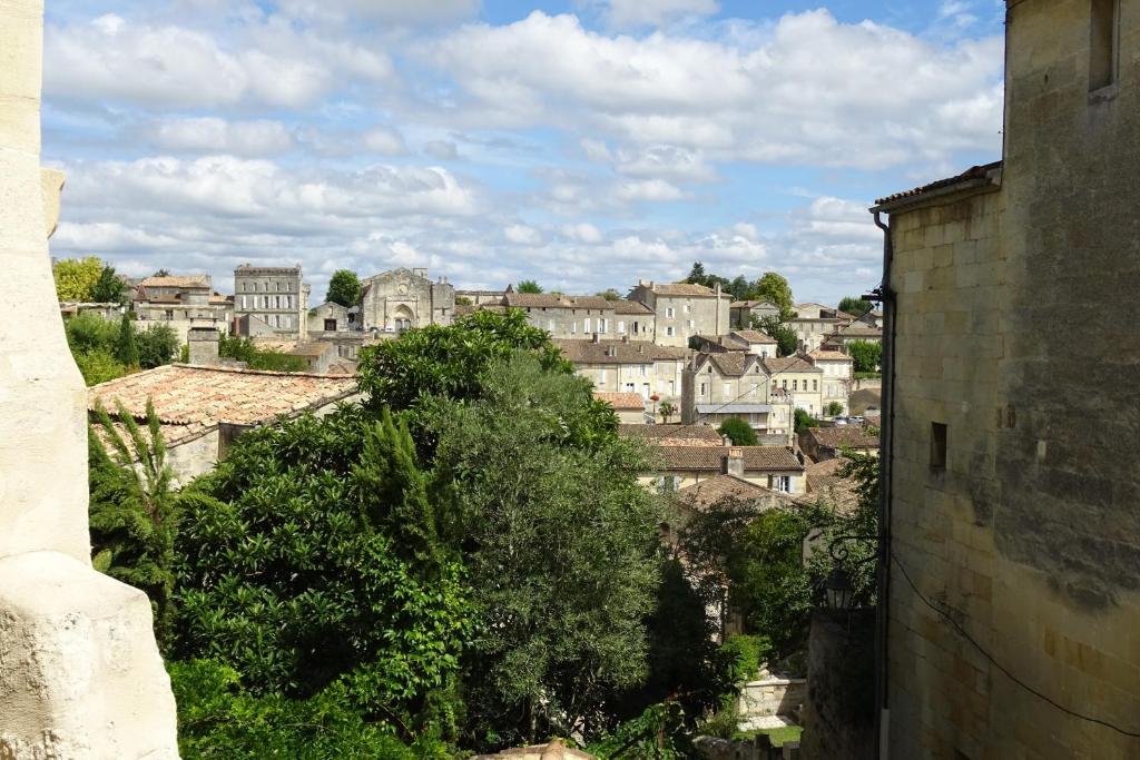 12 Rue des Ecoles 12 RUE DES ECOLES, 33330 Saint-Émilion