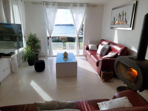 180 panoramic sea view direct beach location Locmaria Plouzan