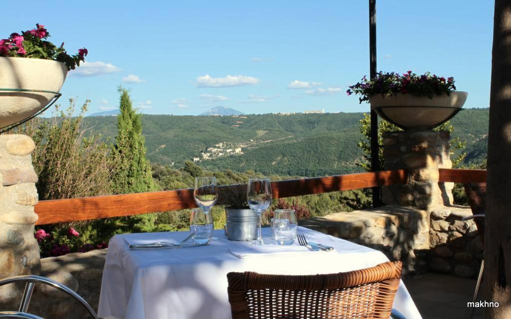 2 Bedroom Apartment in Quarteira with Balcony, Pool and Wi-Fi by Centralgarve