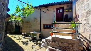 2 bedrooms house with furnished terrace and wifi at Lindoso