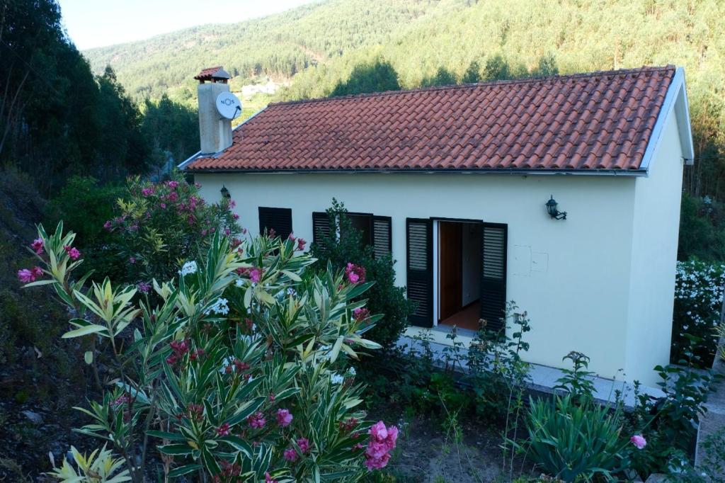 2 bedrooms house with furnished terrace and wifi at Monte Mocao Monte Moção, Portugal, 4540-537 Monte de Monção