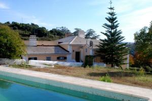 2 bedrooms house with shared pool furnished garden and wifi at Alenquer