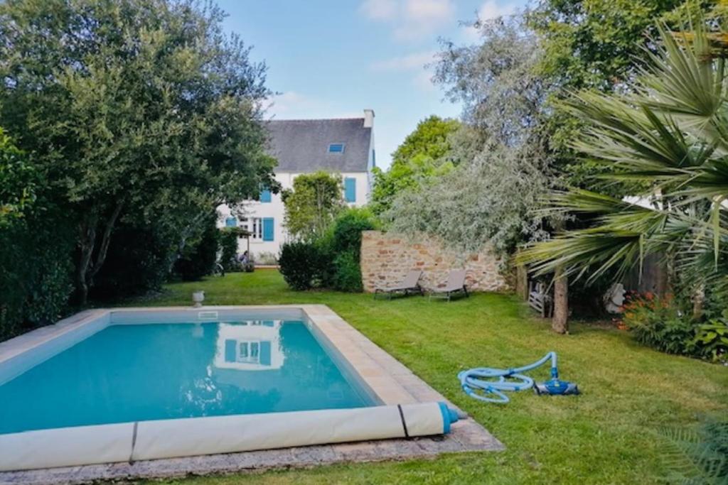 Maison de vacances 240 m avec wifi-JARDIN-TERRASSE et PISCINE privée 54 Rue Pasteur 56400 Le Bono