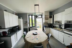 240 m avec wifi-JARDIN-TERRASSE et PISCINE privée