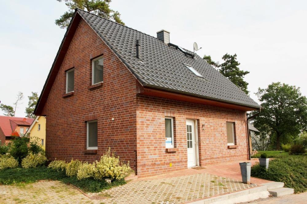 Maison de vacances 25 - Geschmackvolles Ferienhaus mit Eckbadewanne & Kamin in Röbel Müritzblick 25 17207 Röbel