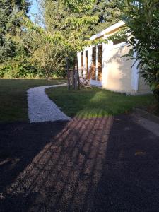 25qm ATRIUM Holz-Bungalow- NATUR PUR- NEUES MASSIVHOLZ BETT- Juni 2022- Objekt optimiert!