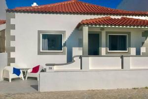 Maison de vacances 28 House Baleal Island - Ocean view, Patio with barbecue, Perfect location 28 Rua do Pôr do Sol 2520-008 Baleal -1