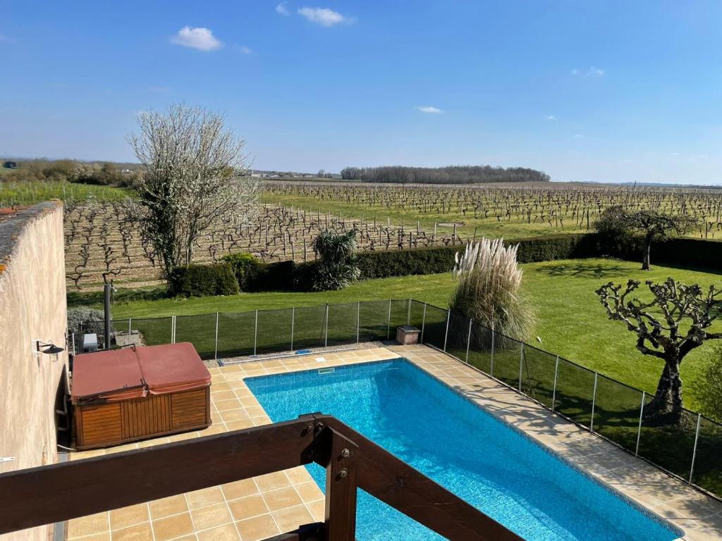 3 Bed Gite with private pool & garden in Nantille 16, chemin de chez Riviere, 17770 Nantillé