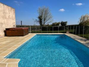 3 Bed Gite with private pool & garden in Nantille