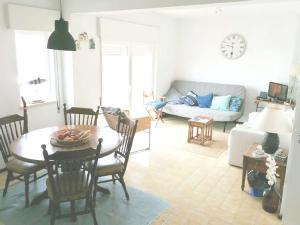 3 bedrooms house at Atouguia da Baleia 400 m away from the beach with enclosed garden and wifi
