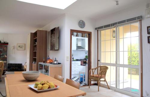 3 bedrooms house at Porto Santo 500 m away from the beach with enclosed garden and wifi