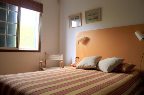 3 bedrooms house at Porto Santo 500 m away from the beach with enclosed garden and wifi