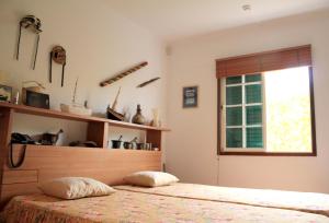 3 bedrooms house at Porto Santo 500 m away from the beach with enclosed garden and wifi