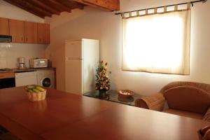 3 bedrooms house with shared pool and wifi at Burinhosa Pataias 5 km away from the beach