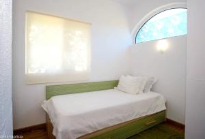 3 bedrooms house with shared pool garden and wifi at Monchique