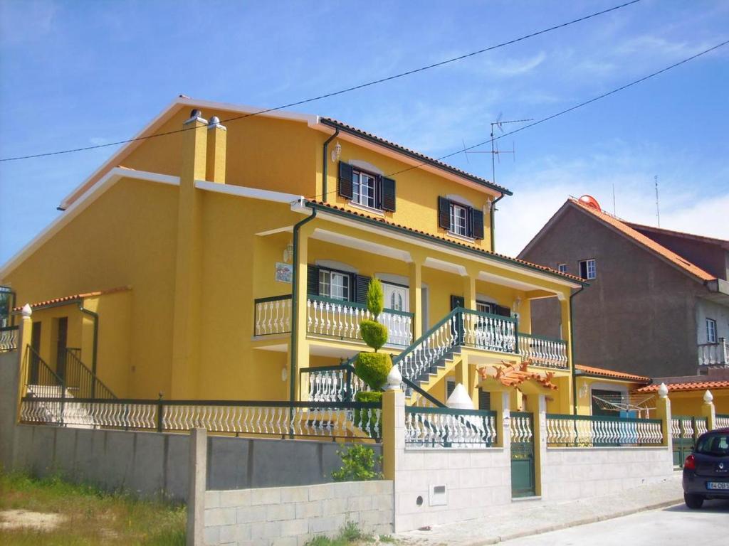 4 bedrooms house with city view enclosed garden and wifi at Corticada Avenida Lameira 4 Guarda, 3570-110 Cortiçada