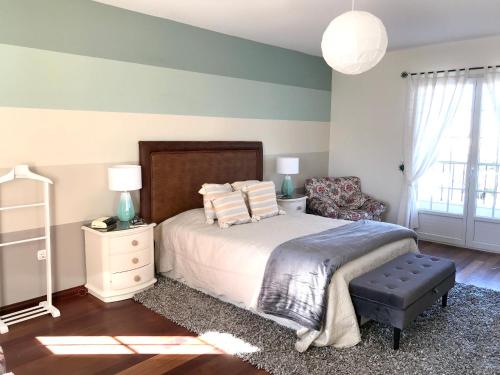 4 bedrooms house with sea view enclosed garden and wifi at Ericeira 1 km away from the beach