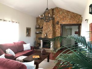 4 bedrooms house with sea view enclosed garden and wifi at Ericeira 1 km away from the beach