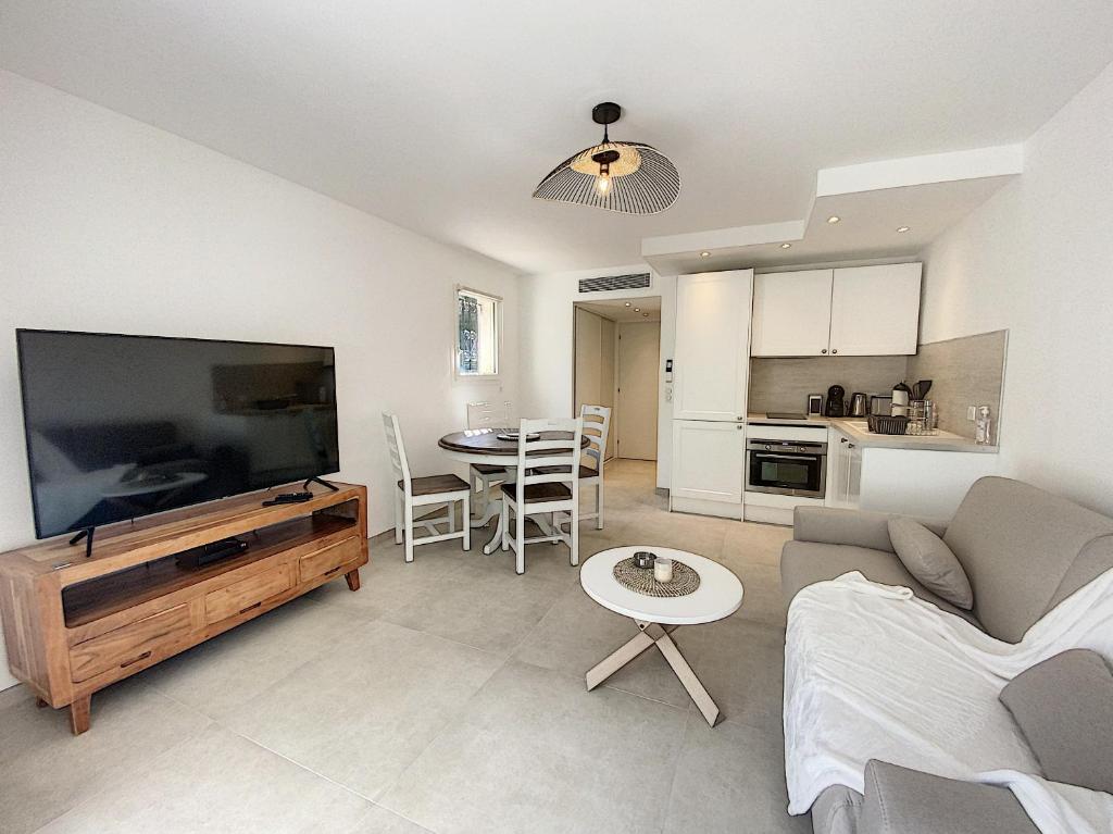 65m - downtownnearby tourist sites 84000 Avignon