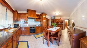 7 bedrooms mansion with sea view private pool and jacuzzi at Valenca