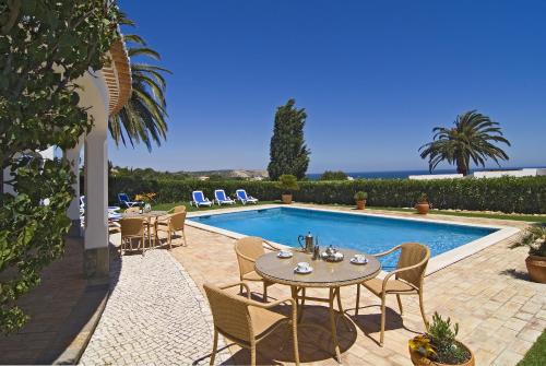 806 Villa Camena